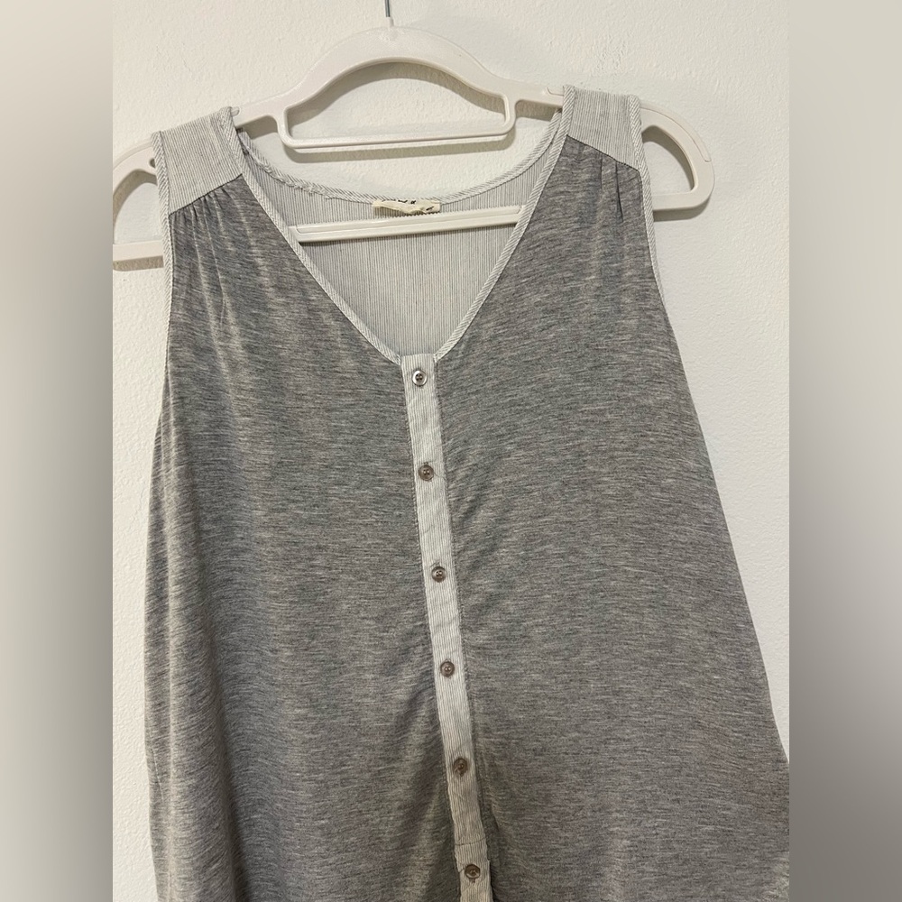 Jane + Delancey Gray Button Tank - Picture 2 of 8
